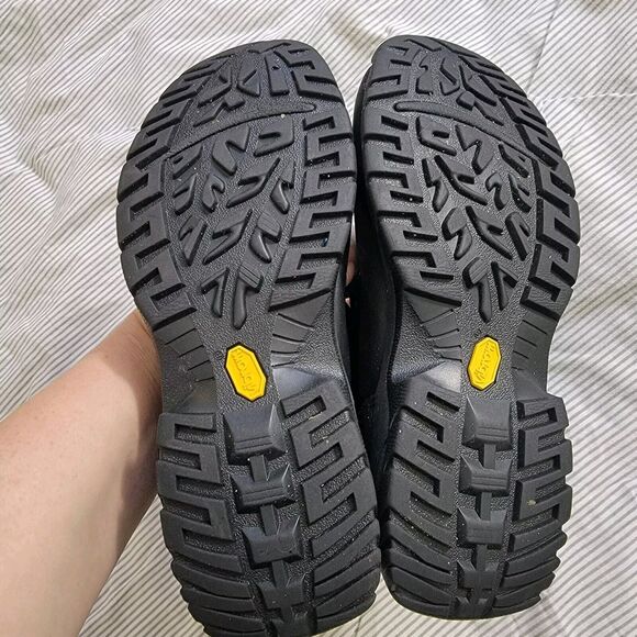 UGG Kids Butte Winter Boots Black Leather Insulated Waterproof Size 3 S/N 5209 - Picture 13 of 16